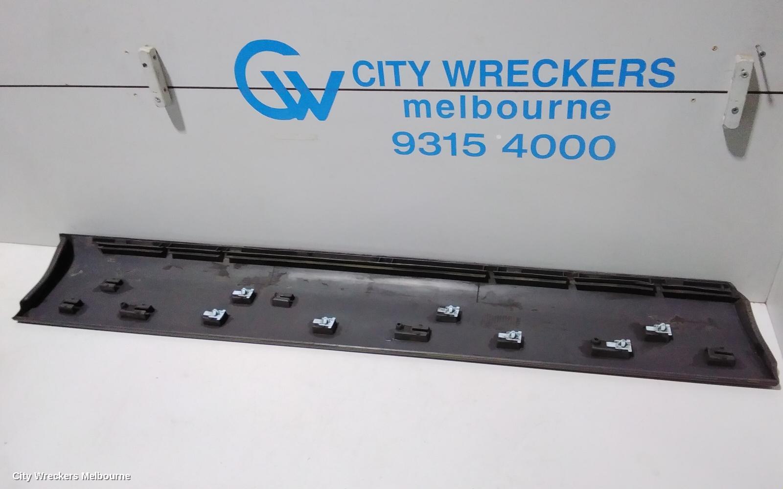 AUDI Q7 DOOR MOULD, RHF DOOR LOWER MOULD: 79712, 4L, 09/2006 - 08/2015 - Image 3