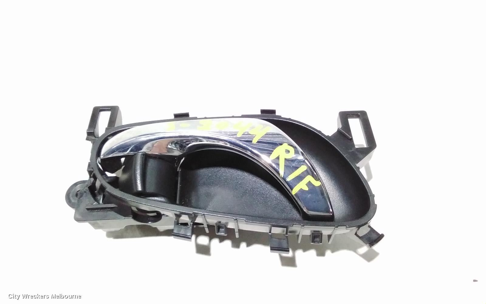 NISSAN XTRAIL DOOR HANDLE, INNER, RH FRONT, T32, 02/2014 ONWARDS - Image 1