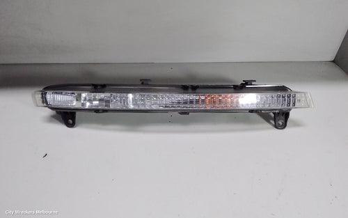 AUDI Q7 RIGHT INDICATOR/FOG/SIDE, BUMPER LAMP, 4L, 09/2006 - 09/2009 - Image 1