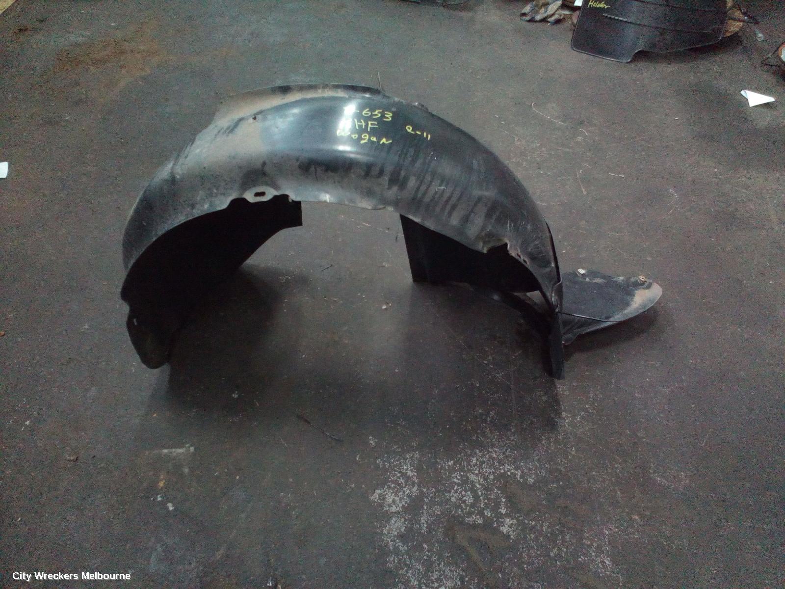VOLKSWAGEN GOLF RIGHT GUARD LINER, GEN 6, WAGON, 09/2009 - 03/2013 - Image 1