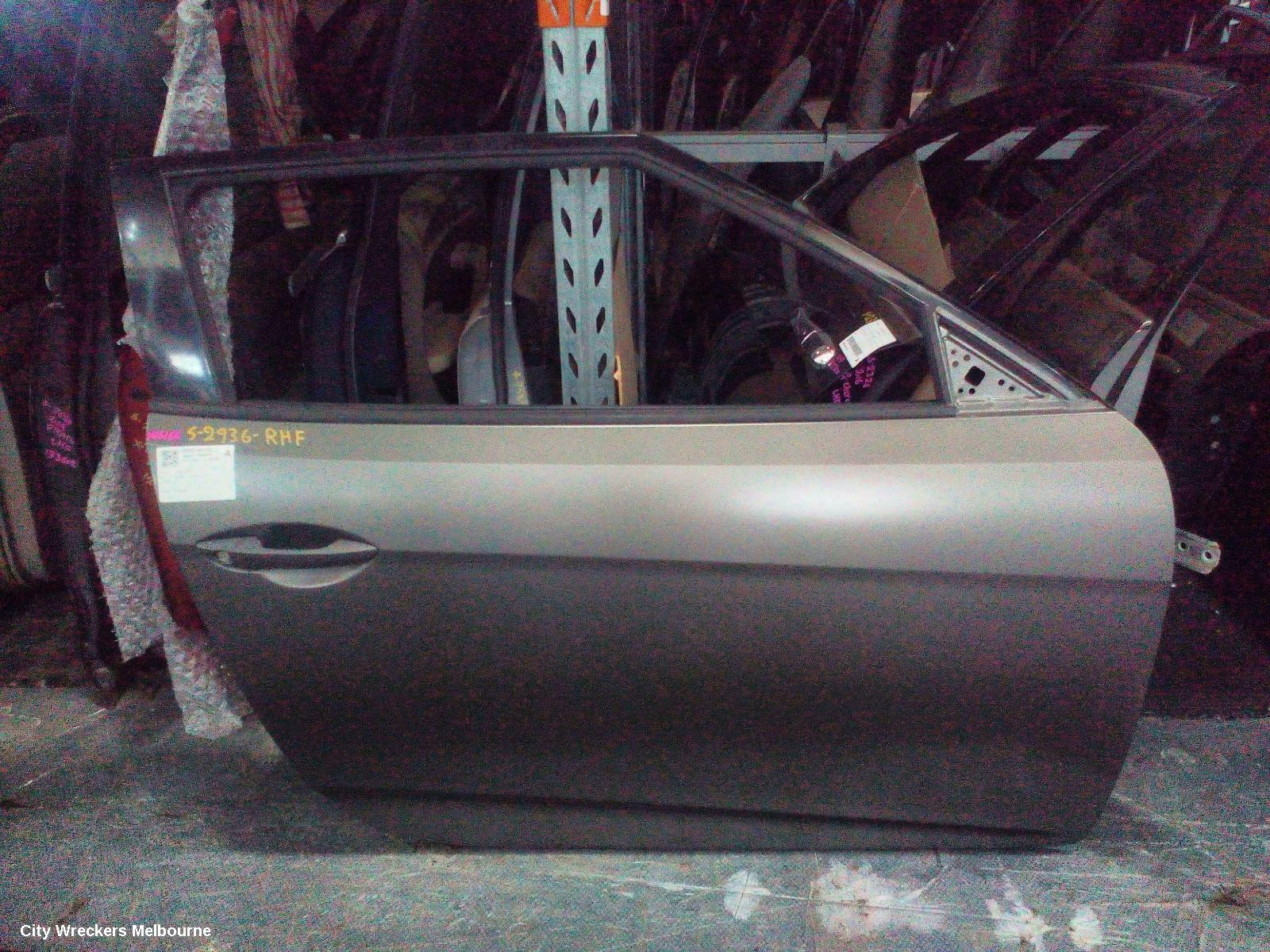 HYUNDAI VELOSTER RIGHT FRONT DOOR, FS, 10/2011 - 02/2018 - Image 1
