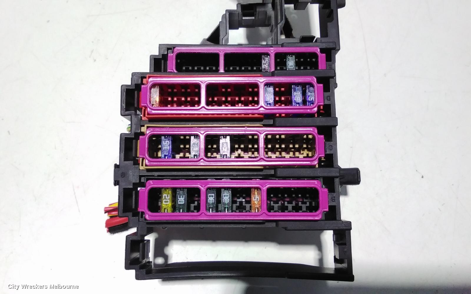 AUDI A4, B8 8K, 04/2008 - 06/2012, RELAY & FUSE PLT 8K0-971-845-A: 93073 - Image 2