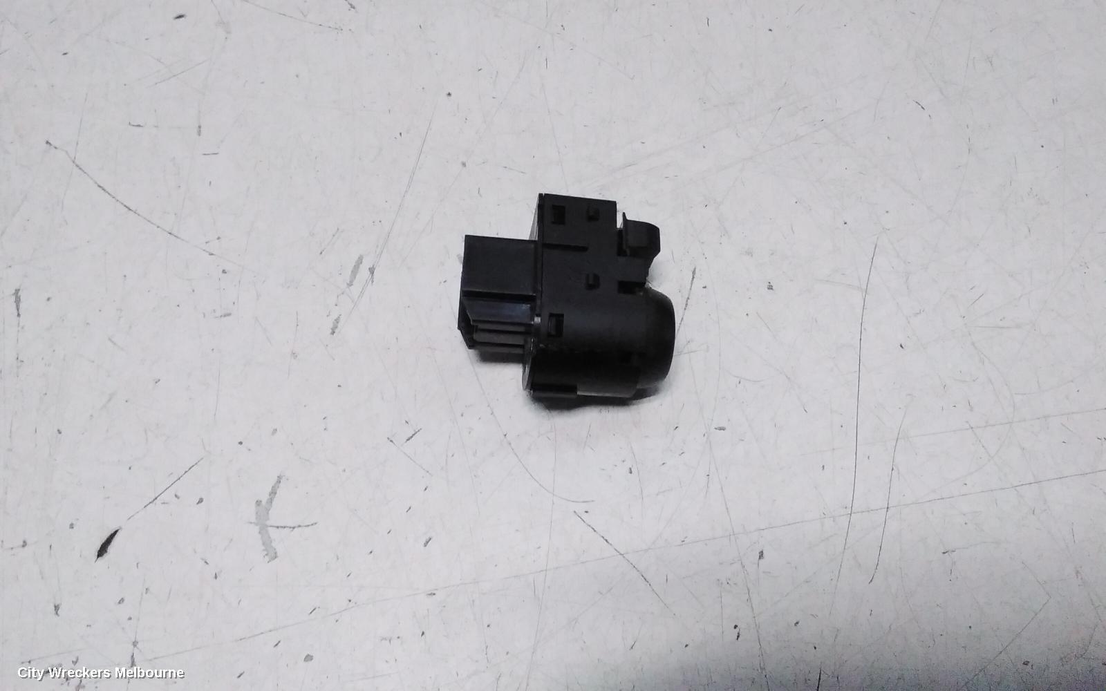 HOLDEN ASTRA, BK, MIRROR SWITCH, W/ MANUAL FOLD TYPE, 09/2016 - 12/2020 - Image 1