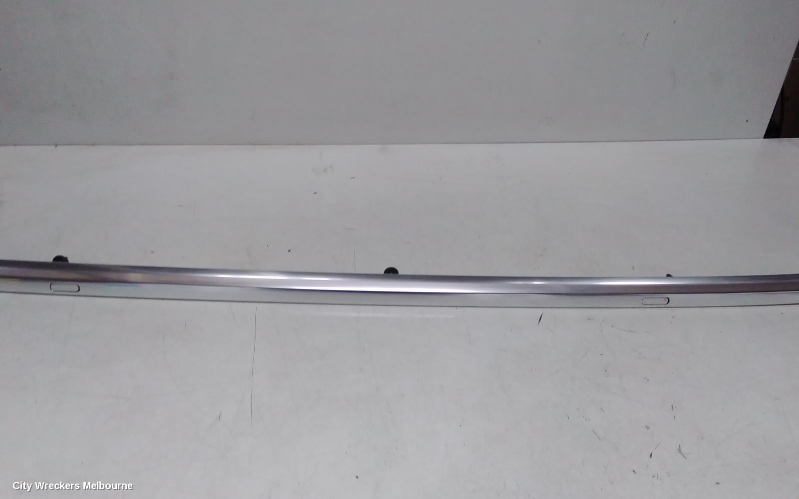 AUDI Q7 ROOF RAIL - Image 3