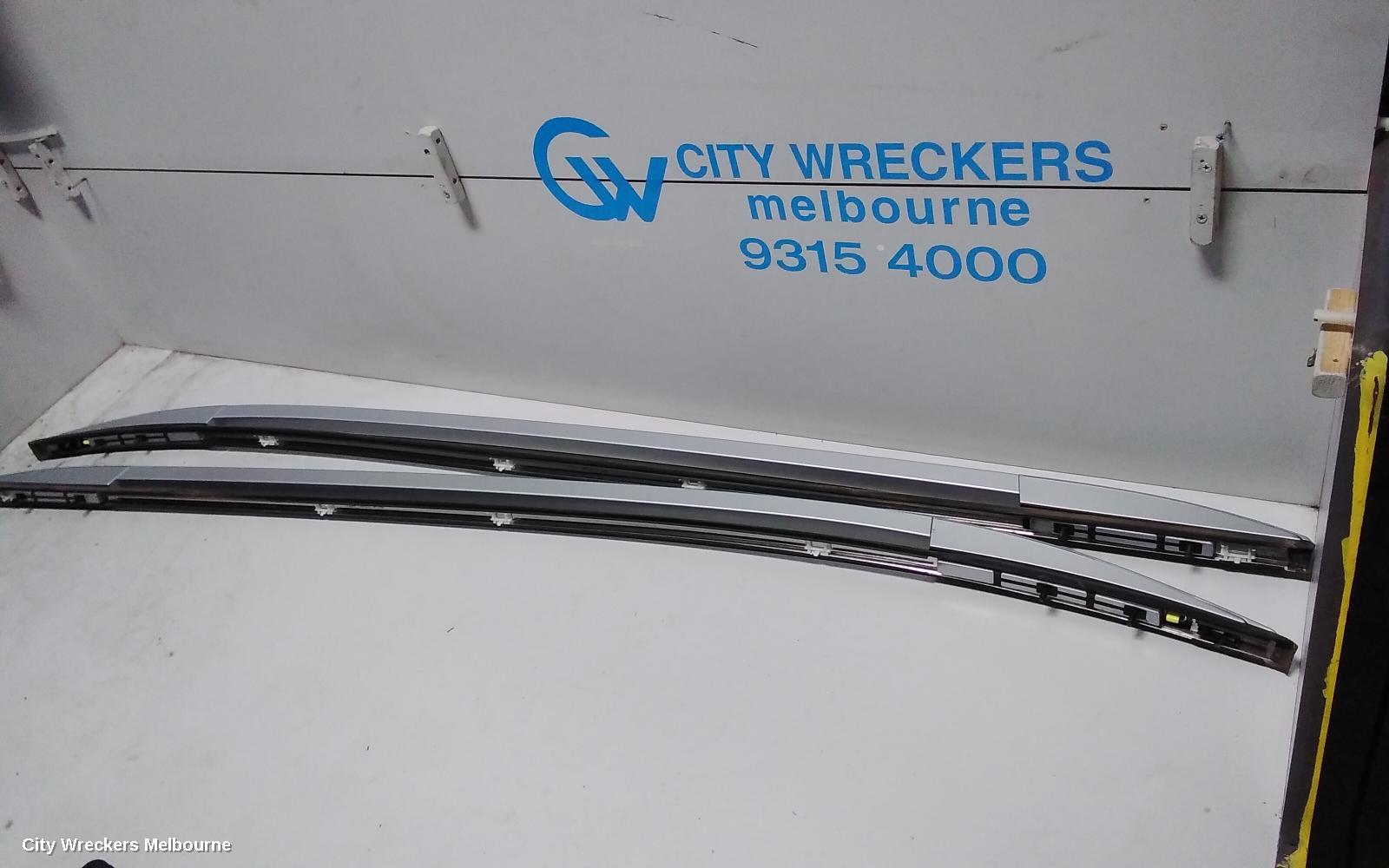NISSAN QASHQAI ROOF RAIL - Image 2