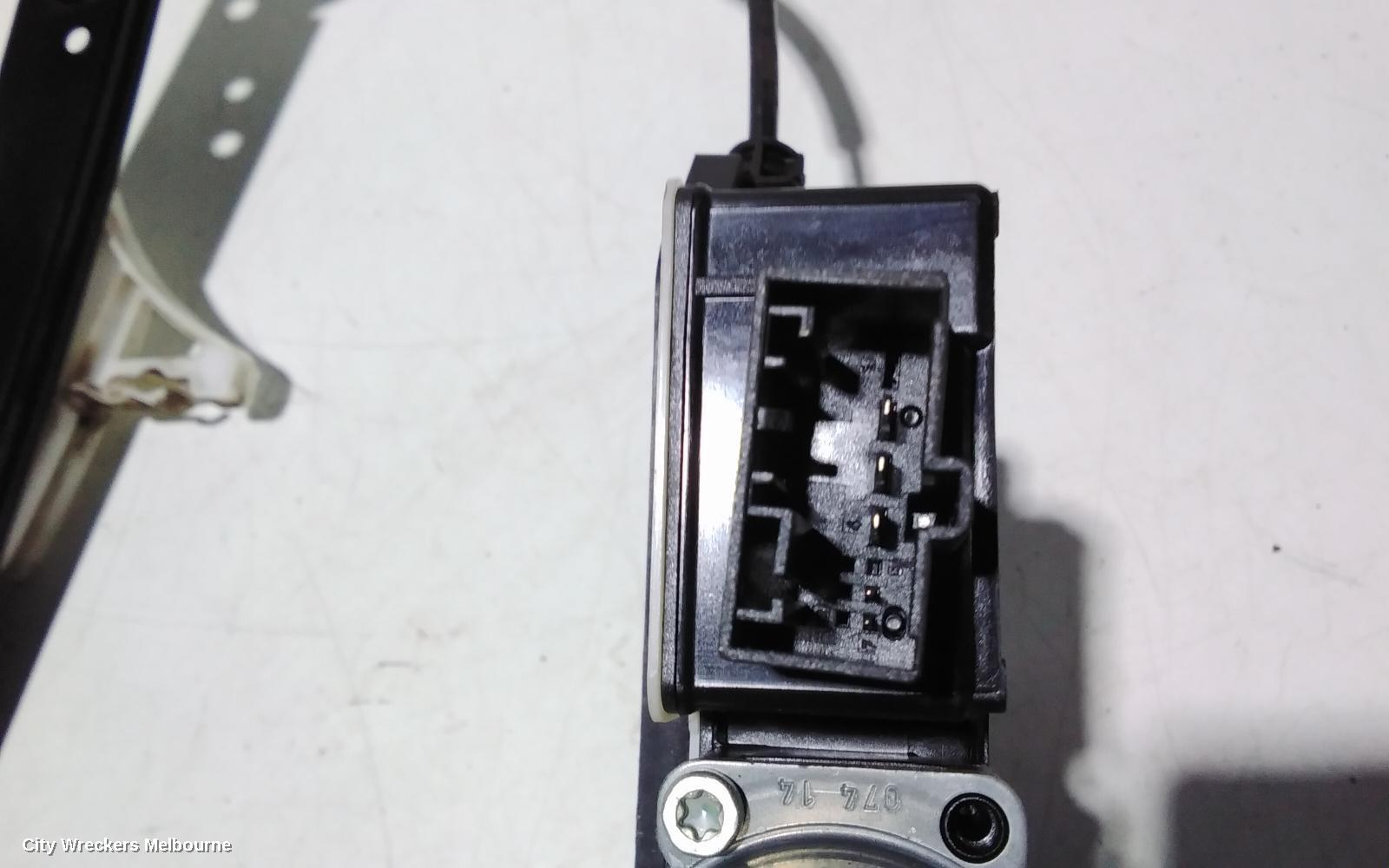 SKODA OCTAVIA RIGHT REAR WND REG/MOTOR, NE, 09/2013 - 09/2020 - Image 2