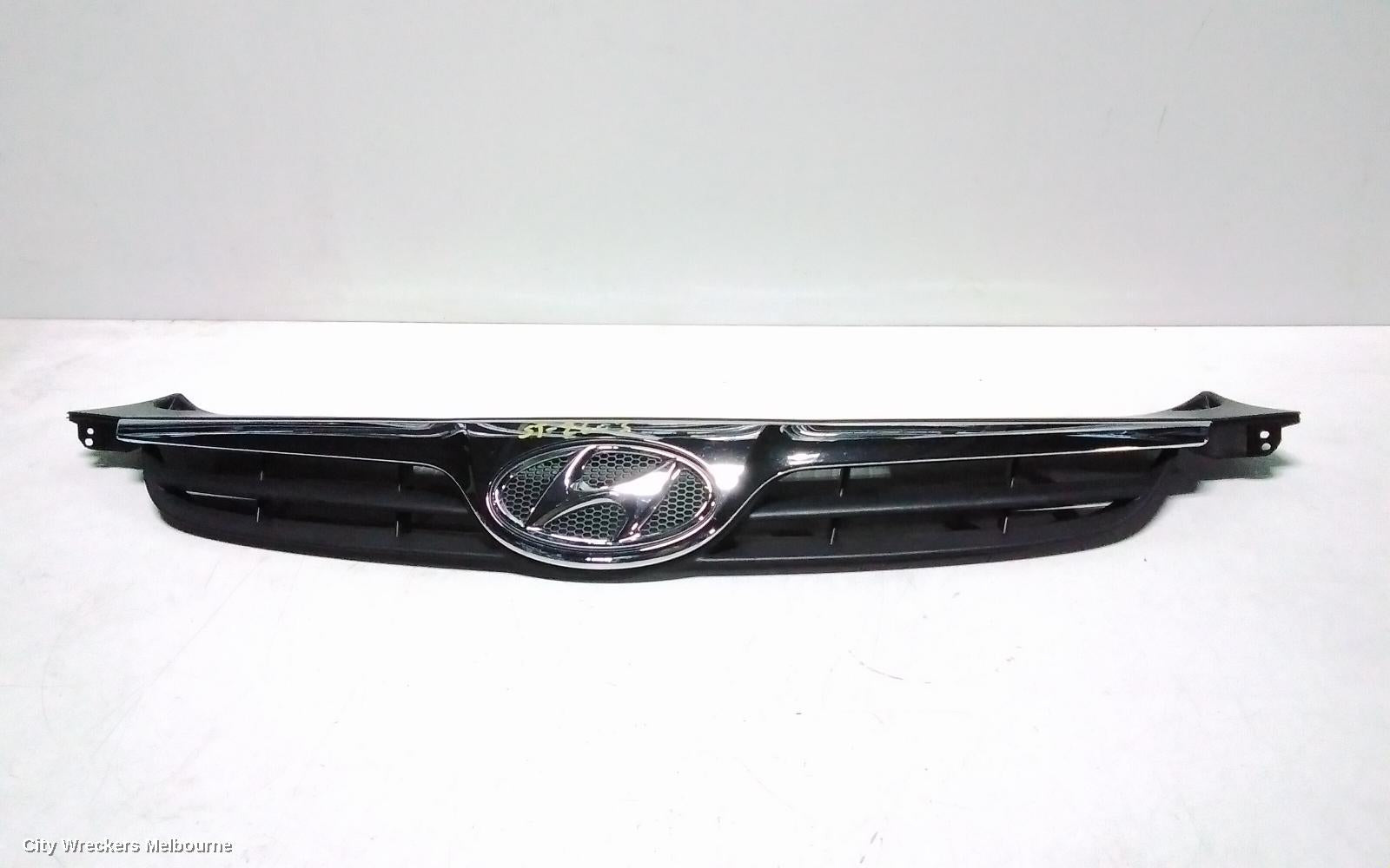 HYUNDAI I20 GRILLE, PB, RADIATOR GRILLE, 07/2010 - 03/2012 - Image 2