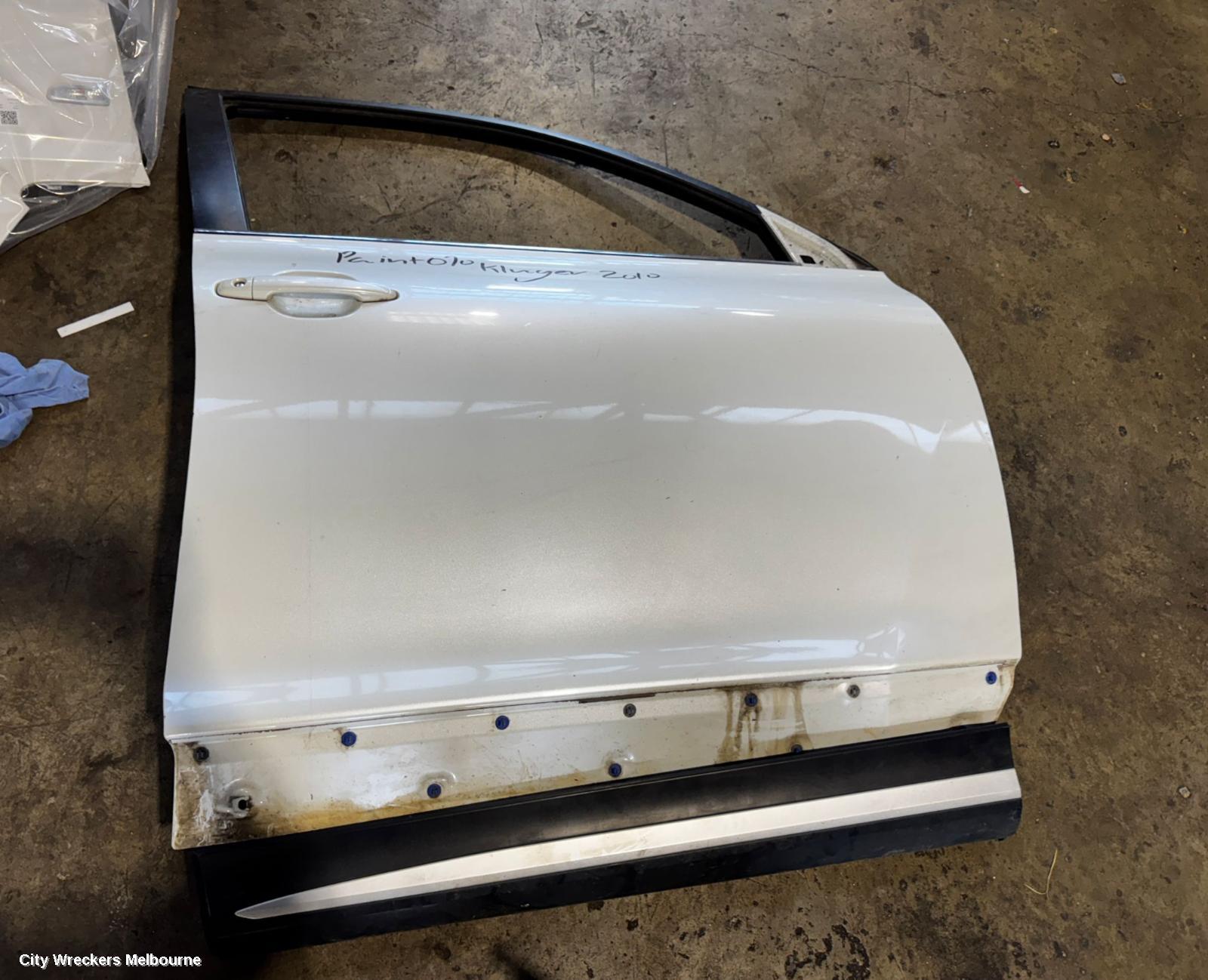 TOYOTA KLUGER RIGHT FRONT DOOR, GSU40-GSU45, 08/2007 - 02/2014 - Image 1