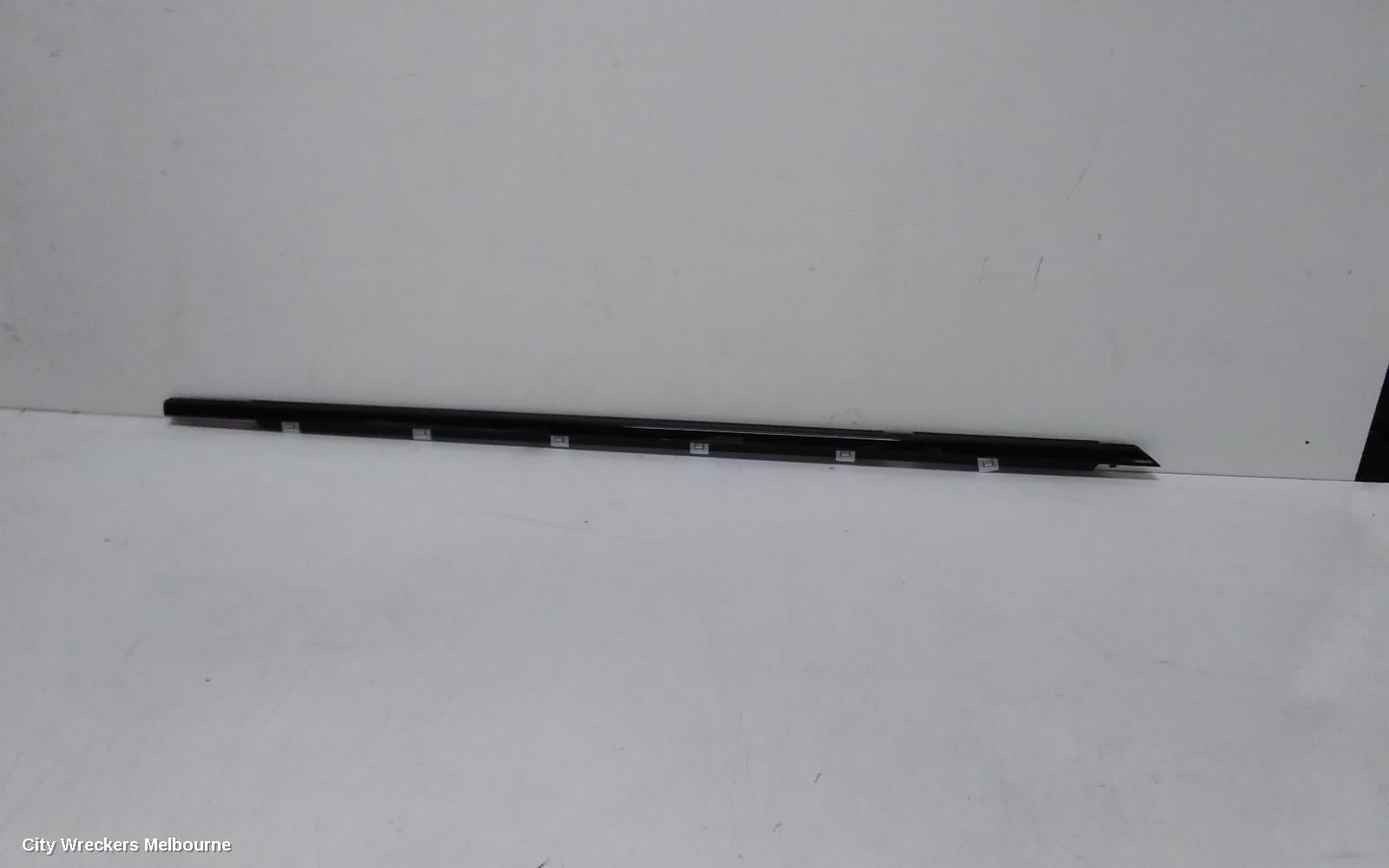 HYUNDAI SANTA FE DOOR MOULD, RIGHT FRONT UPPER MOULD : 137224, MX5, RH FRONT, MATTE BLACK, NON GREY INSERT, 11/2023 ONWARDS - Image 3