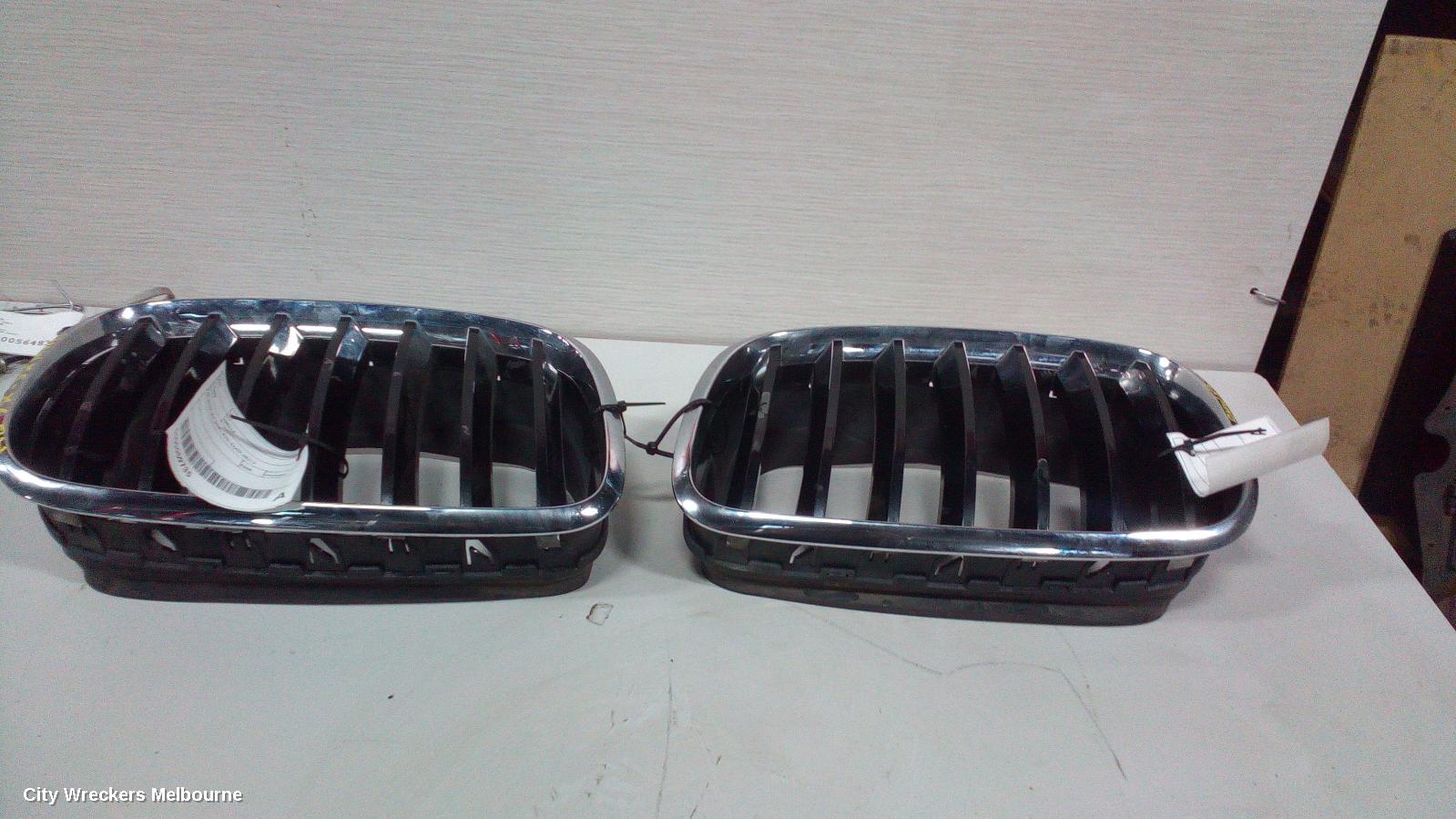 BMW X5 GRILLE, RADIATOR (RH SIDE), E70, 03/2007 - 08/2013 - Image 3
