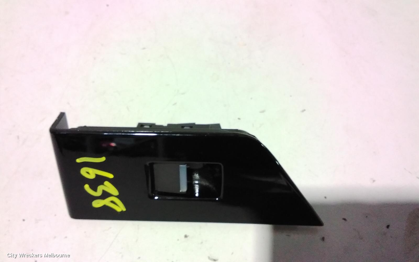 LAND ROVER RANGEROVER EVOQUE PWR DR WIND SWITCH, LH REAR/RH REAR, L538, 5DR WAGON, 11/2011 - 01/2019 - Image 2