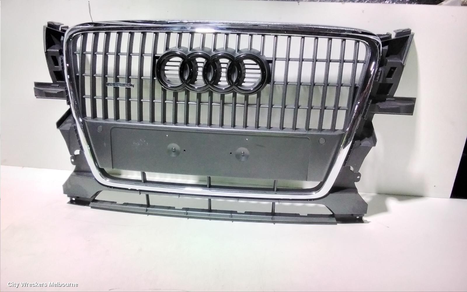 AUDI Q5 GRILLE, Q5, RADIATOR GRILLE, 4 CYL & W/ PARK SENSOR TYPE, CHROME, 8R, 12/2008 - 06/2012 - Image 3