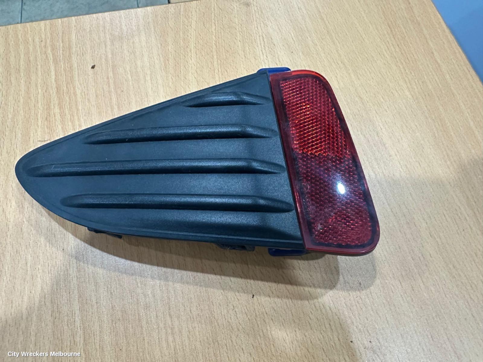 TOYOTA YARIS, XP130 SERIES, 10/2011 - 12/2019, RIGHT REAR BAR REFECTOR WITH COVER : 114826 - Image 1