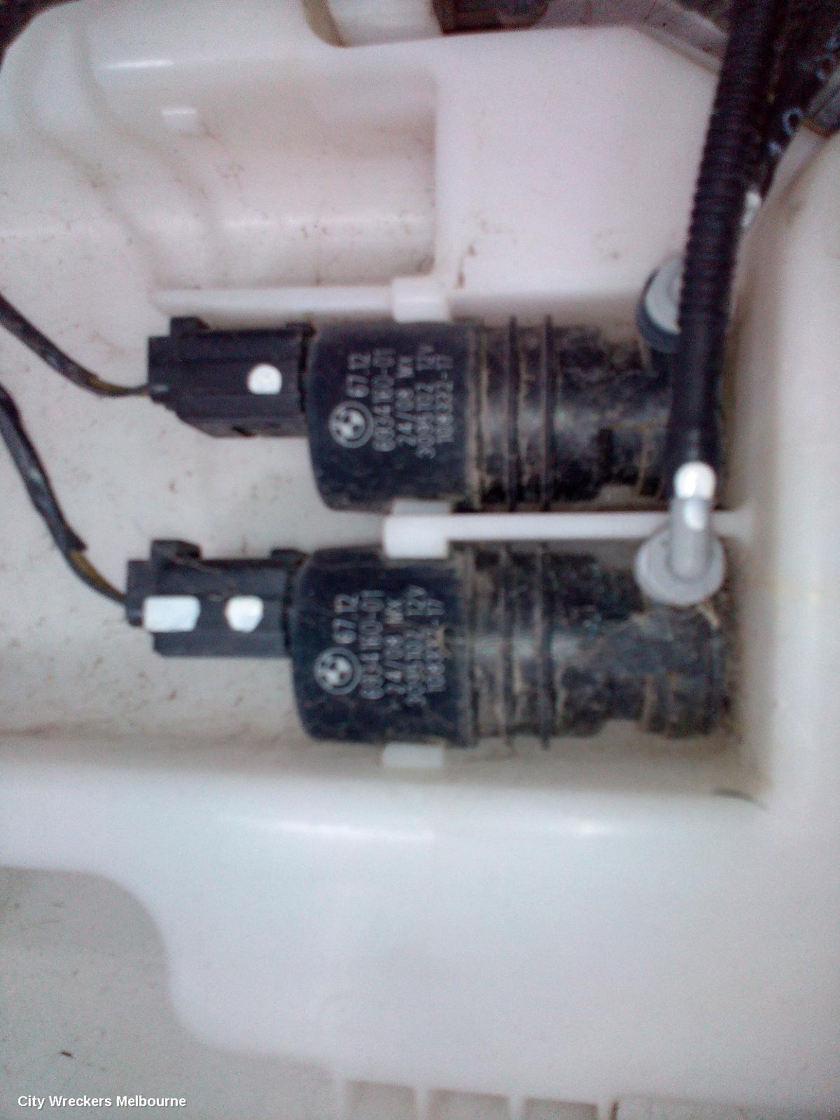BMW X5 WASHER BOTTLE, E70, NON H/LAMP WASHER TYPE, 03/2007 - 03/2010 - Image 1