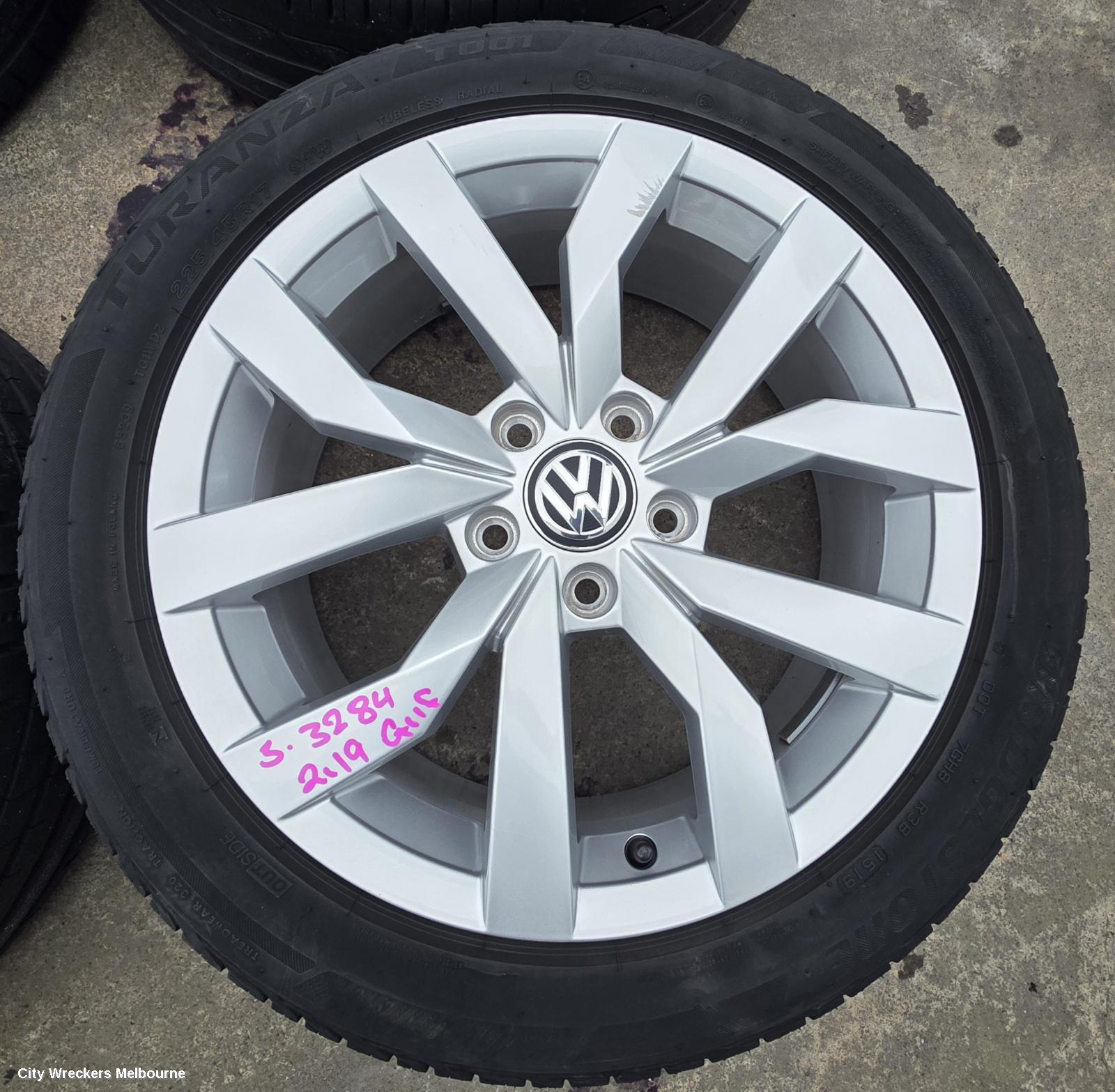 VOLKSWAGEN GOLF WHEEL MAG - Image 3