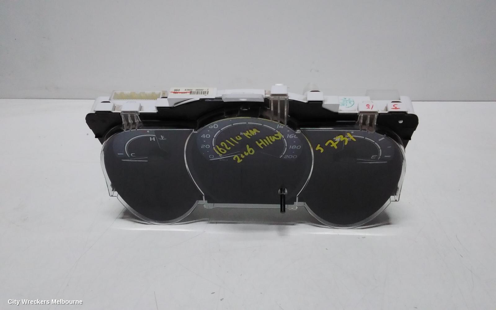 TOYOTA HILUX INSTRUMENT CLUSTER, PETROL, 2.7, WORKMATE, 02/2005 - 06/2011 - Image 1
