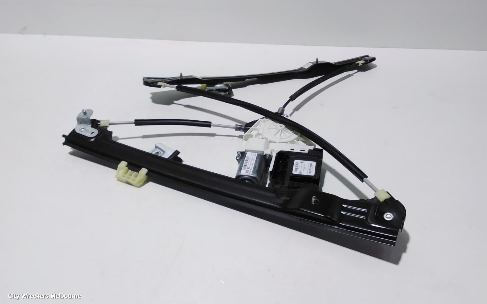 VOLKSWAGEN CADDY LEFT FRONT WINDOW REG/MOTOR, 2KN, POWER, 12/2015 - 02/2021 - Image 2
