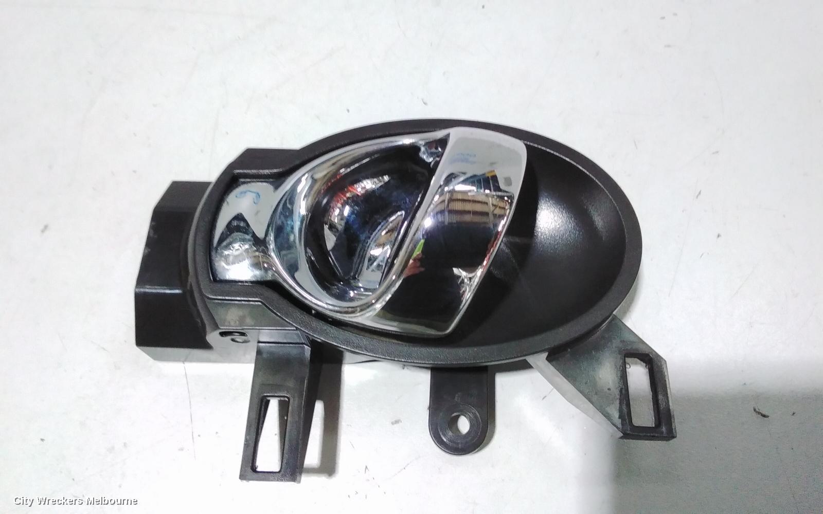 NISSAN JUKE DOOR HANDLE, INNER, LH FRONT, F15, 06/2010 - 01/2015 - Image 2
