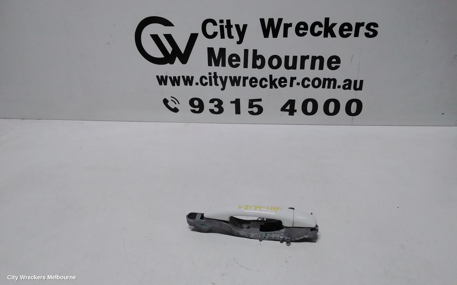 PEUGEOT 308 DOOR HANDLE, OUTER, LH FRONT, T7, HATCH/WAGON, 09/2007 - 12/2013 - Image 1