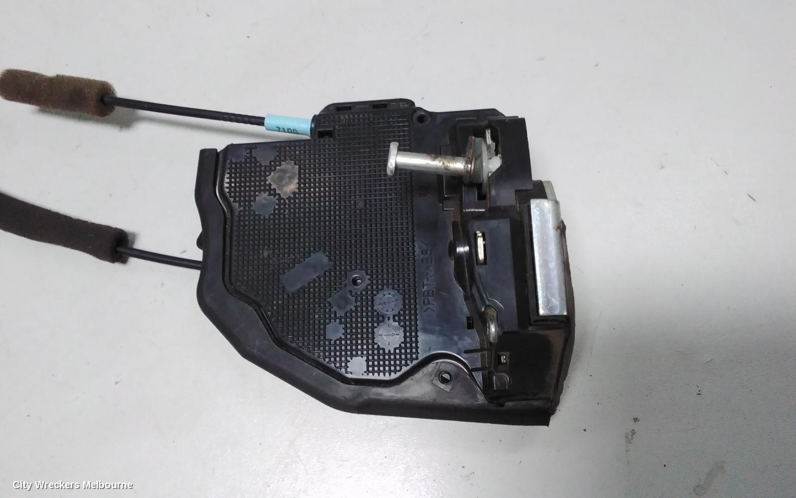 TOYOTA KLUGER DOOR/BOOT/GATE LOCK, RIGHT REAR DOOR LOCK, GSU40-GSU45, 07/2010 - 02/2014 - Image 2