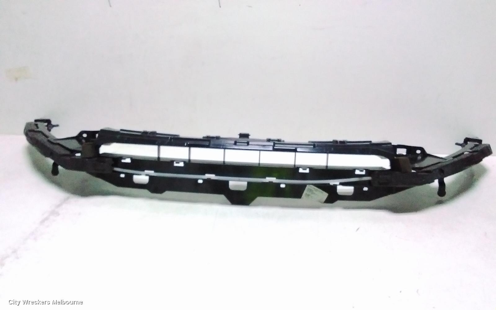 LAND ROVER DISCOVERY SPORT F/BAR REINFORC/BRACK, ENERGY ABSORBER (CENTRE), L550, 07/2019 ONWARDS - Image 1