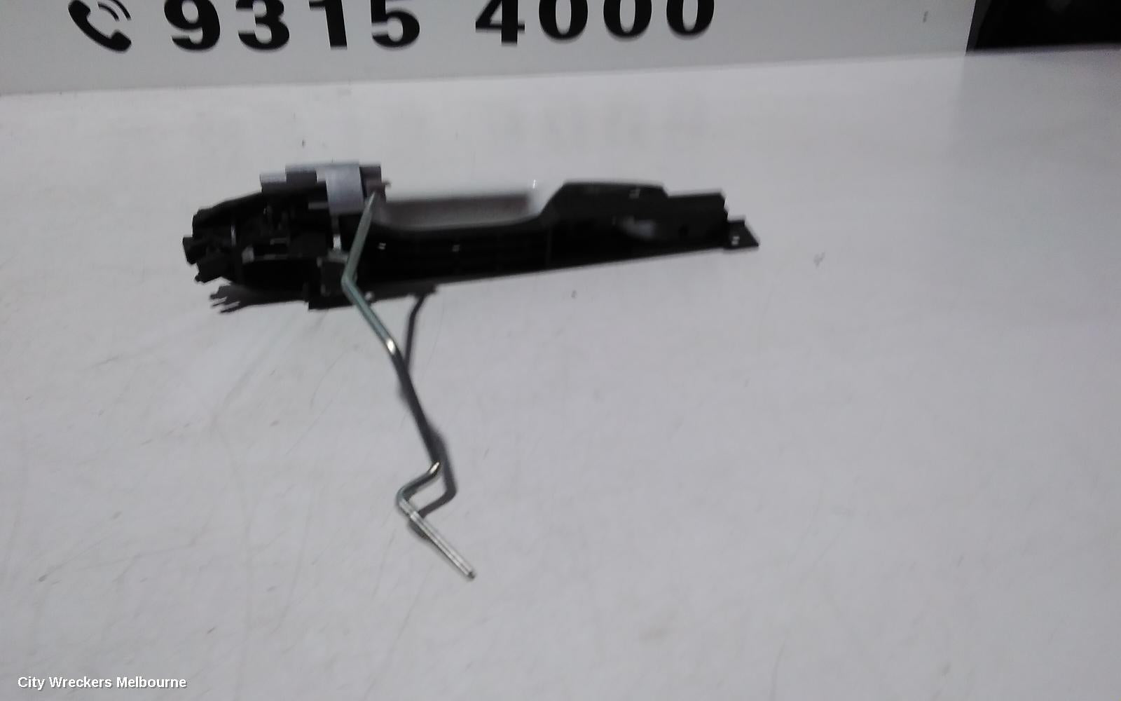 HONDA CRV DOOR HANDLE, OUTER, LH REAR, COLOUR CODED, RW, 05/2017 ONWARDS - Image 2