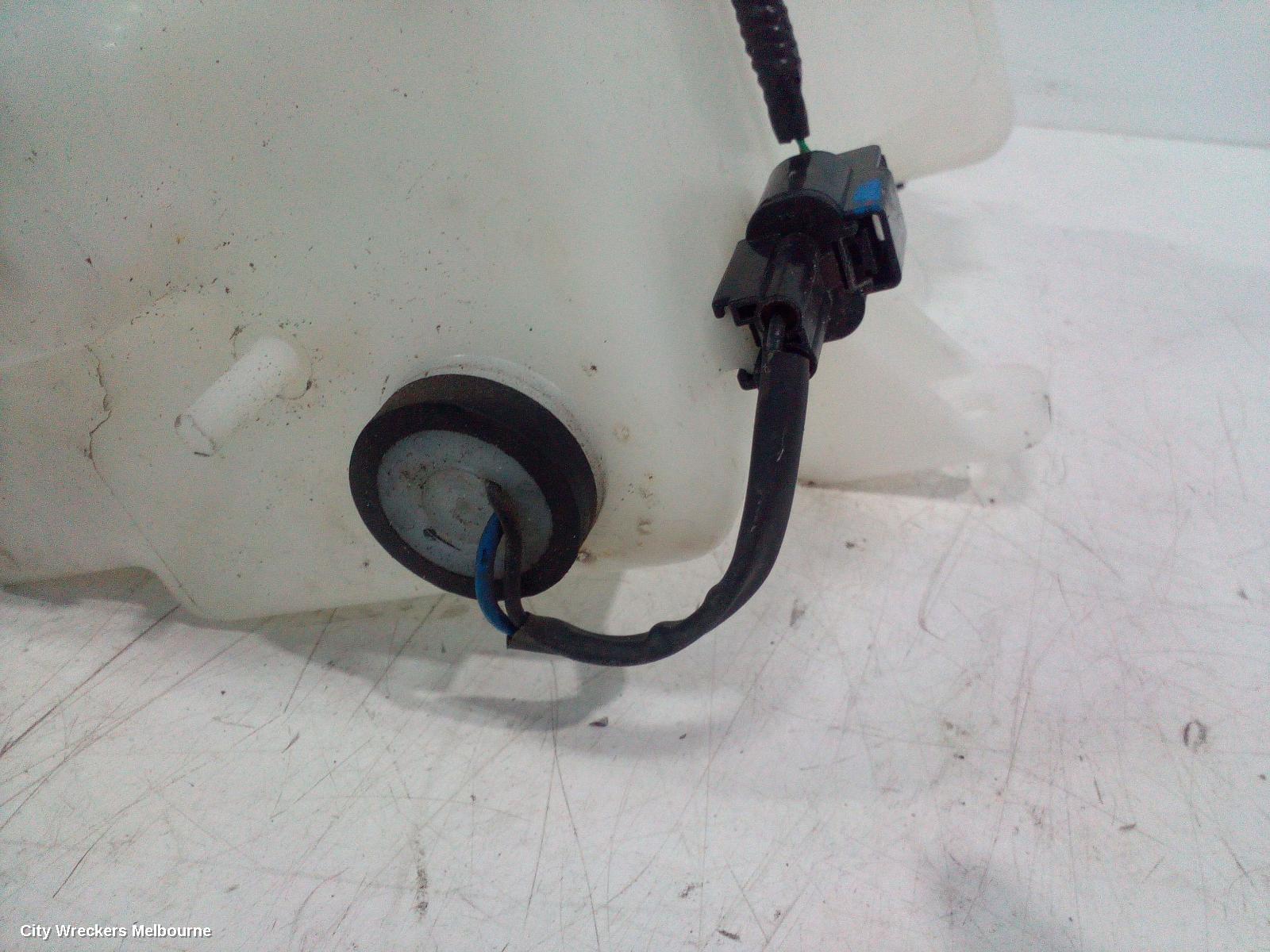 LDV G10 WASHER BOTTLE, SV7A, WAGON, W/ H/LAMP WASHER TYPE, 04/2015 - 08/2022 - Image 3