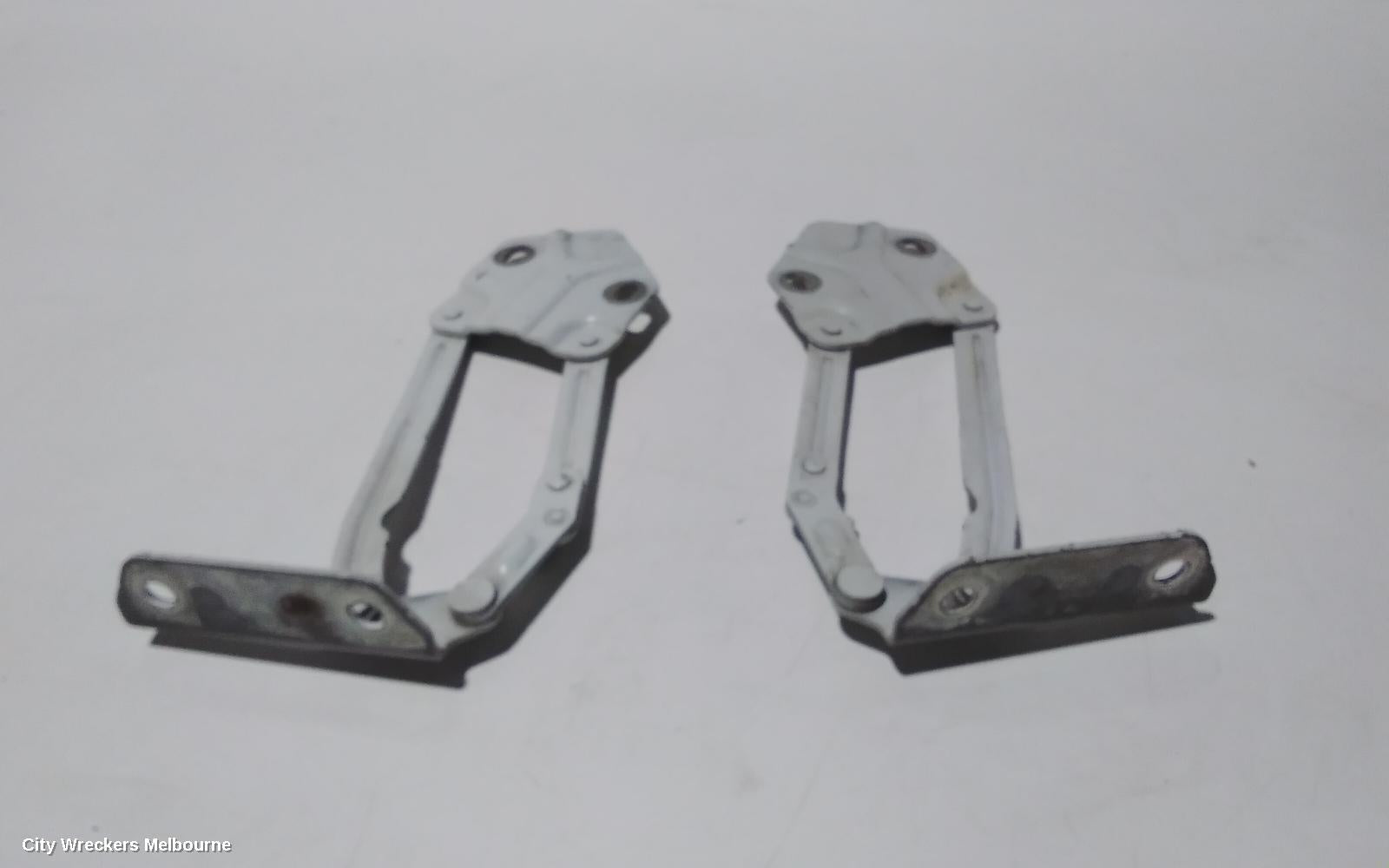 VOLKSWAGEN CADDY BONNET HINGE/STRUT, HINGES (PAIR), 2K, 12/2004 - 06/2015 - Image 2