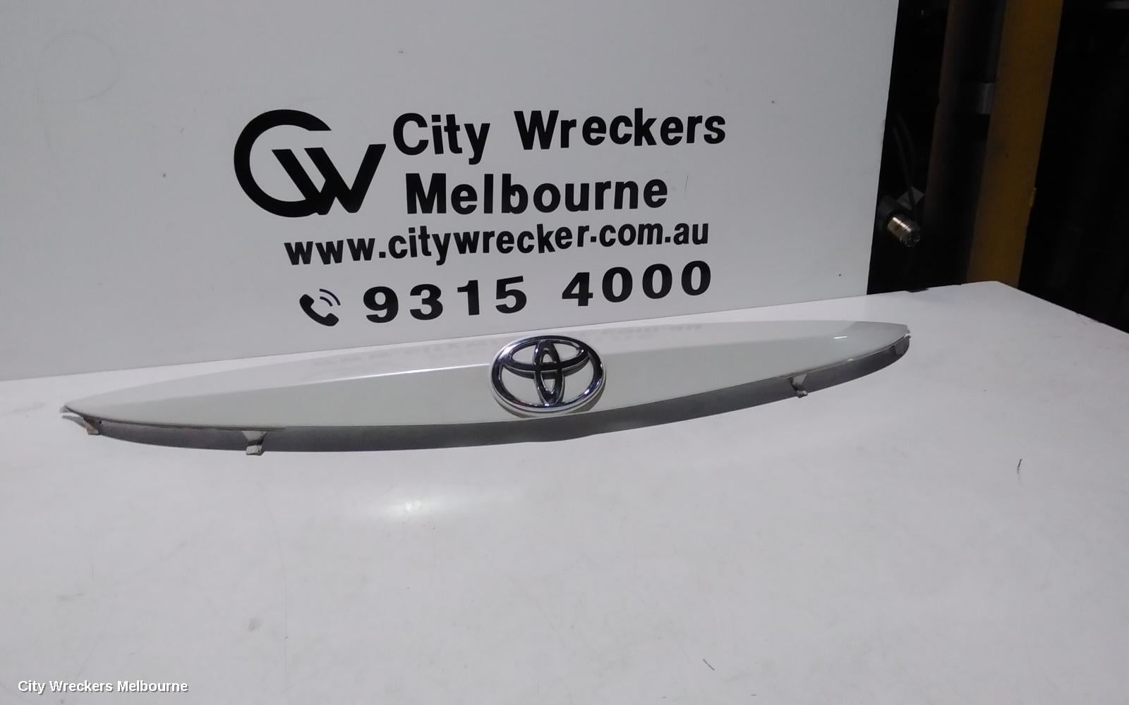 TOYOTA COROLLA REAR GARNISH, TAILGATE GARNISH (CENTRE), ZRE182R, HATCH, 10/2012 - 03/2015 - Image 1