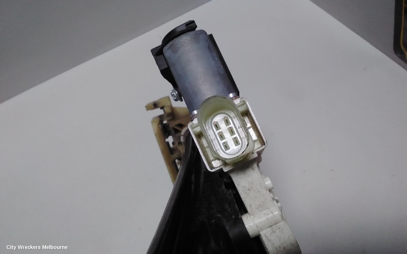 BMW 5 SERIES RIGHT FRONT WINDOW REG/MOTOR, F10/F11, DOOR REG ASSY (REG AND MOTOR), 02/2010 - 01/2017 - Image 3