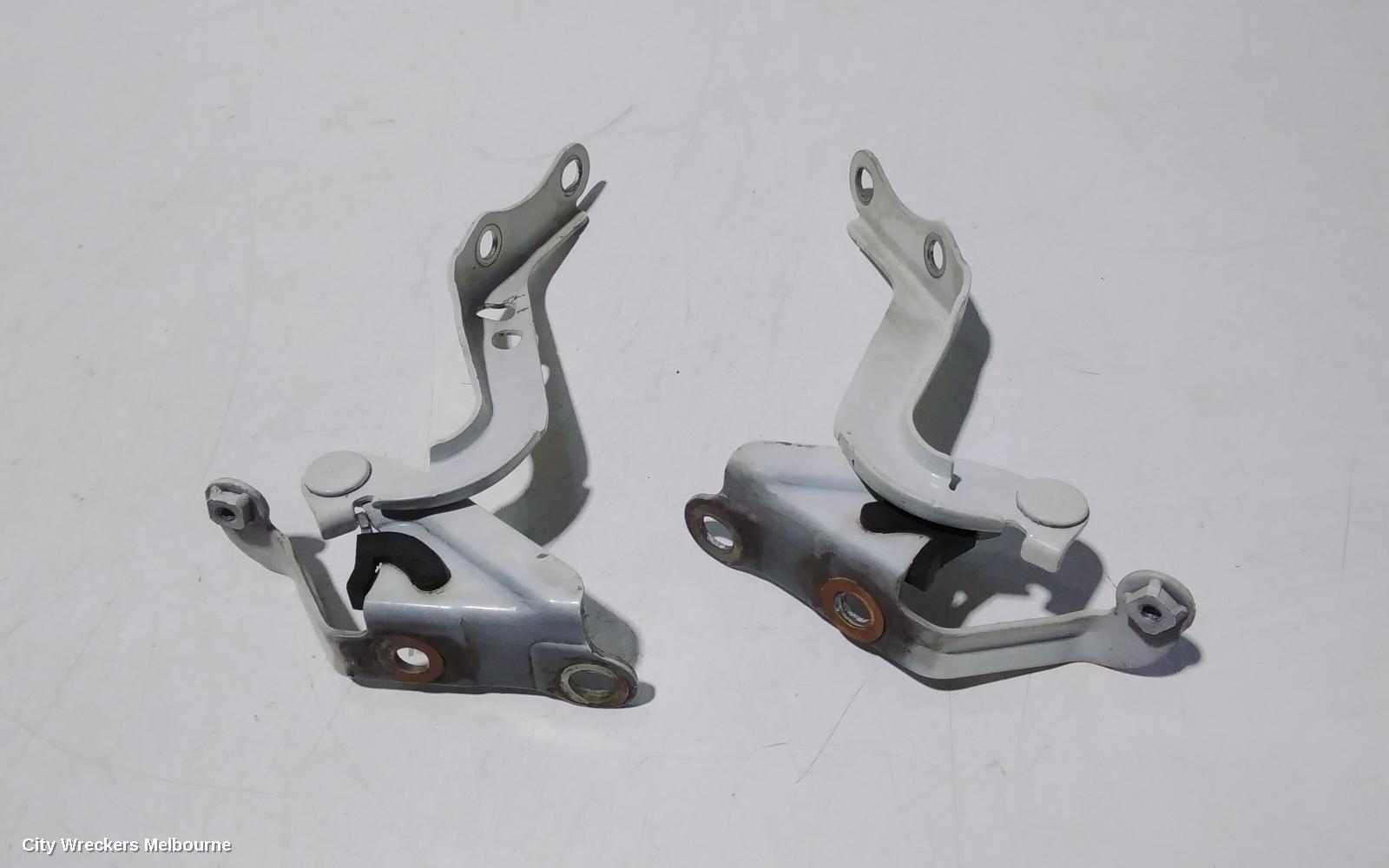 TOYOTA HIACE BONNET HINGE/STRUT, HINGES (PAIR), TRH/KDH, 03/2005 - 04/2019 - Image 2