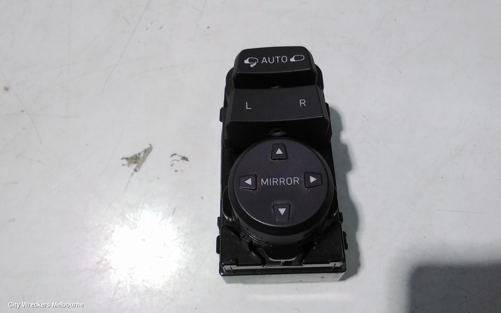 TOYOTA COROLLA, MIRROR SWITCH, POWER FOLD TYPE, ZRE182R 10/2012 - 06/2018 - Image 3
