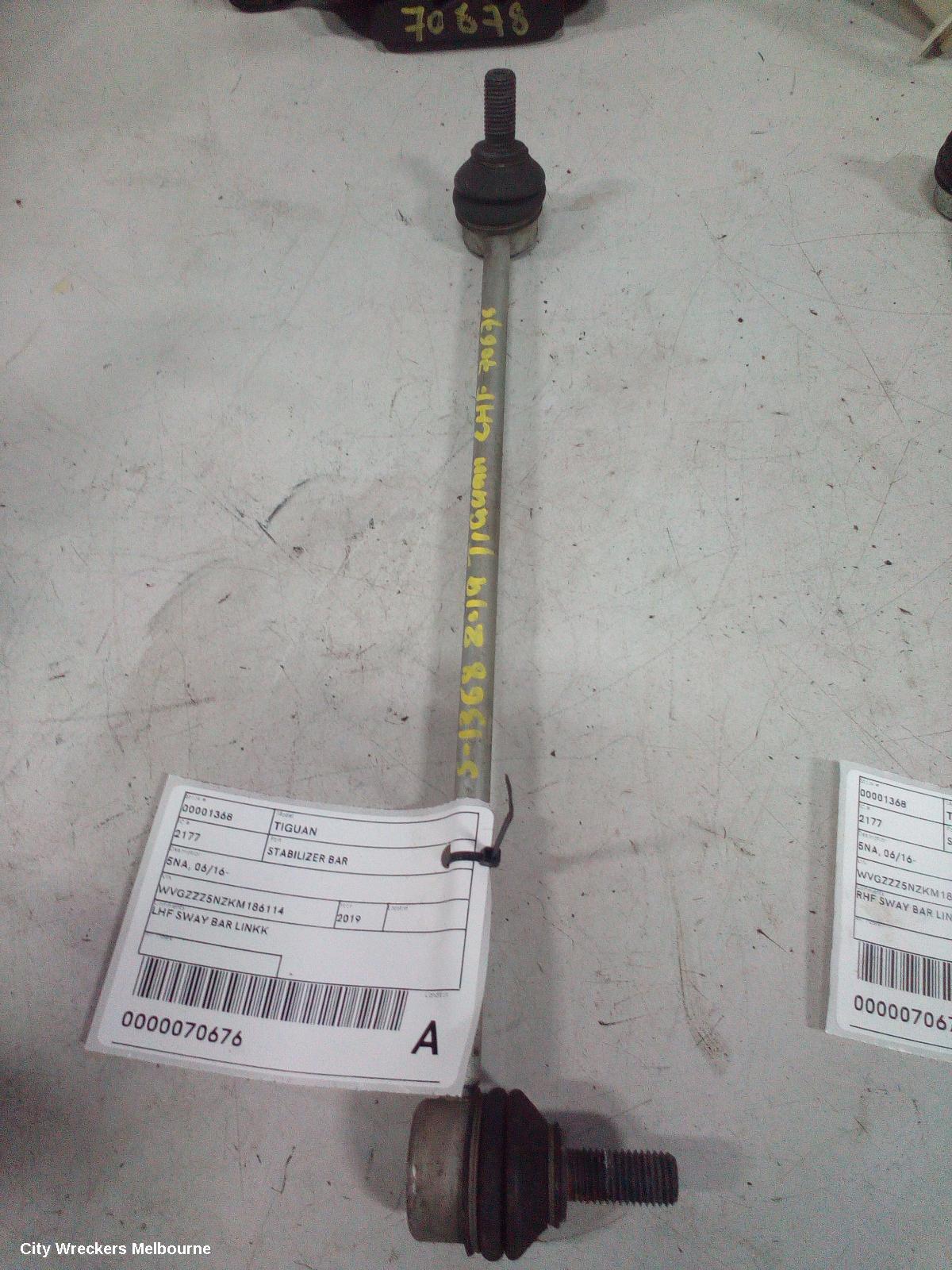 VOLKSWAGEN TIGUAN STABILISER BAR, 5NA, FRONT SWAY BAR LINK (LH SIDE), 06/2016 - 02/2024 - Image 1