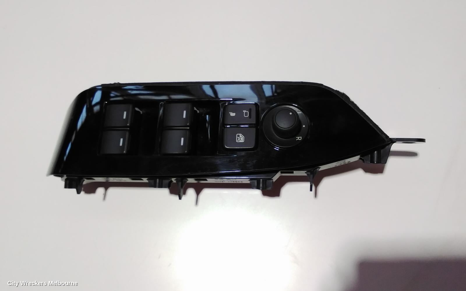 MAZDA CX5 PWR DR WIND SWITCH, RH FRONT (MASTER SWITCH), KF, W/ POWER FOLD TYPE, 02/2017 ONWARDS - Image 1