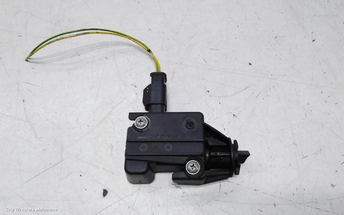 PEUGEOT 508, 07/2011 - 12/2017, FUEL DOOR ACTUATOR: 138756 - Image 1