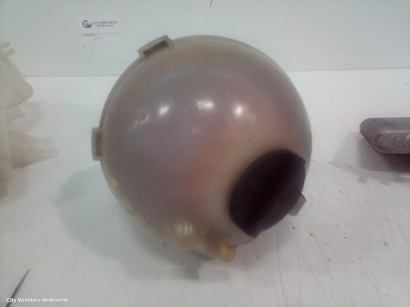 MERCEDES VITO OVERFLOW BOTTLE, 639, 04/2004 - 02/2015 - Image 1
