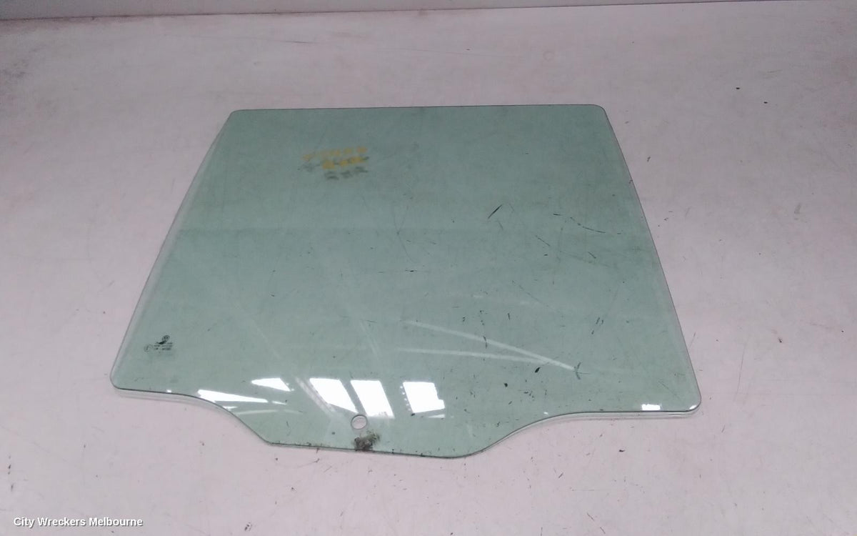 VOLKSWAGEN AMAROK RIGHT REAR DOOR WINDOW, 2H, GREEN TINT TYPE, 10/2010 - 09/2022 - Image 1
