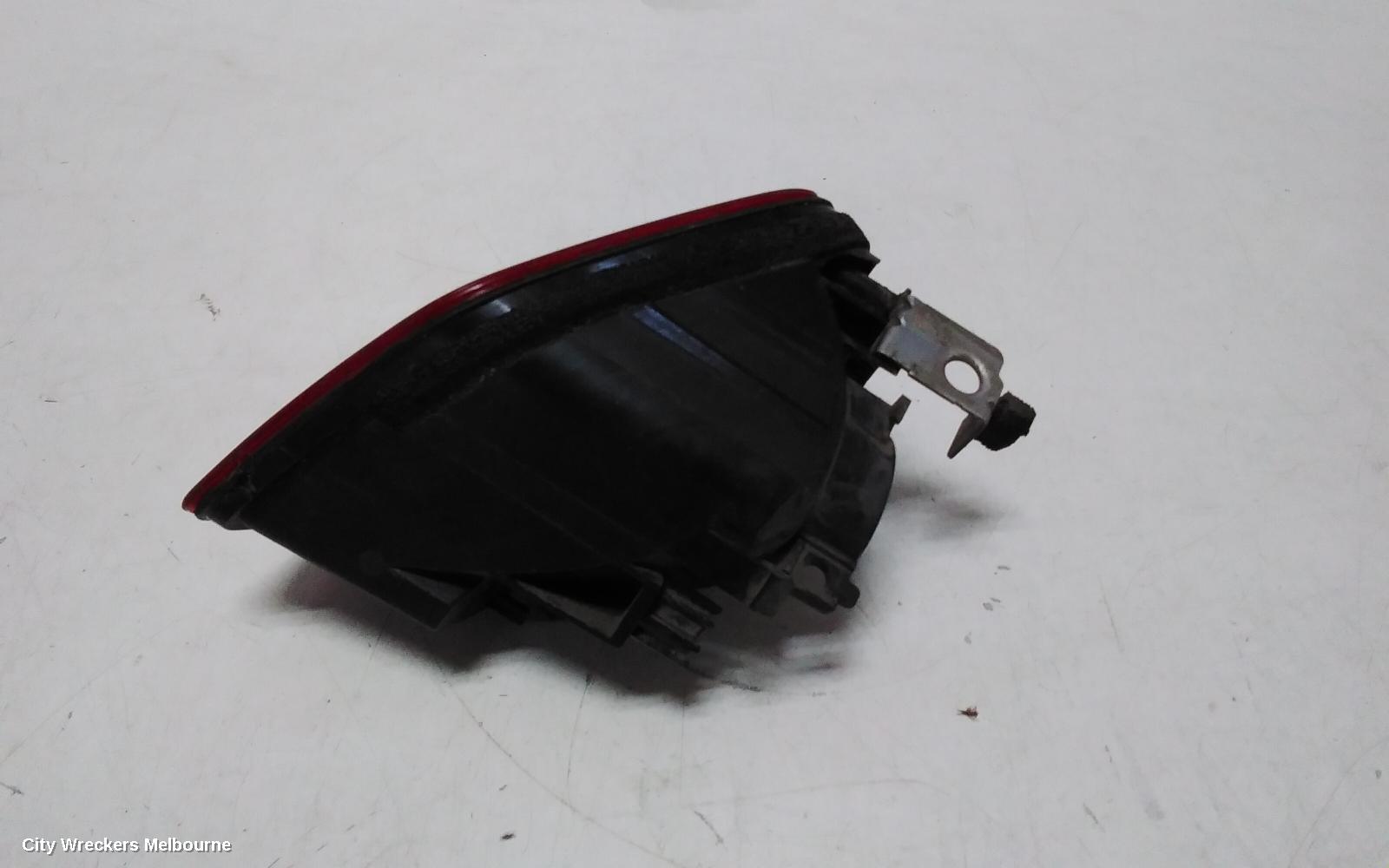 SUBARU OUTBACK RIGHT TAILLIGHT, 6TH GEN, BUMPER REFLECTOR, 08/2014 ONWARDS - Image 3