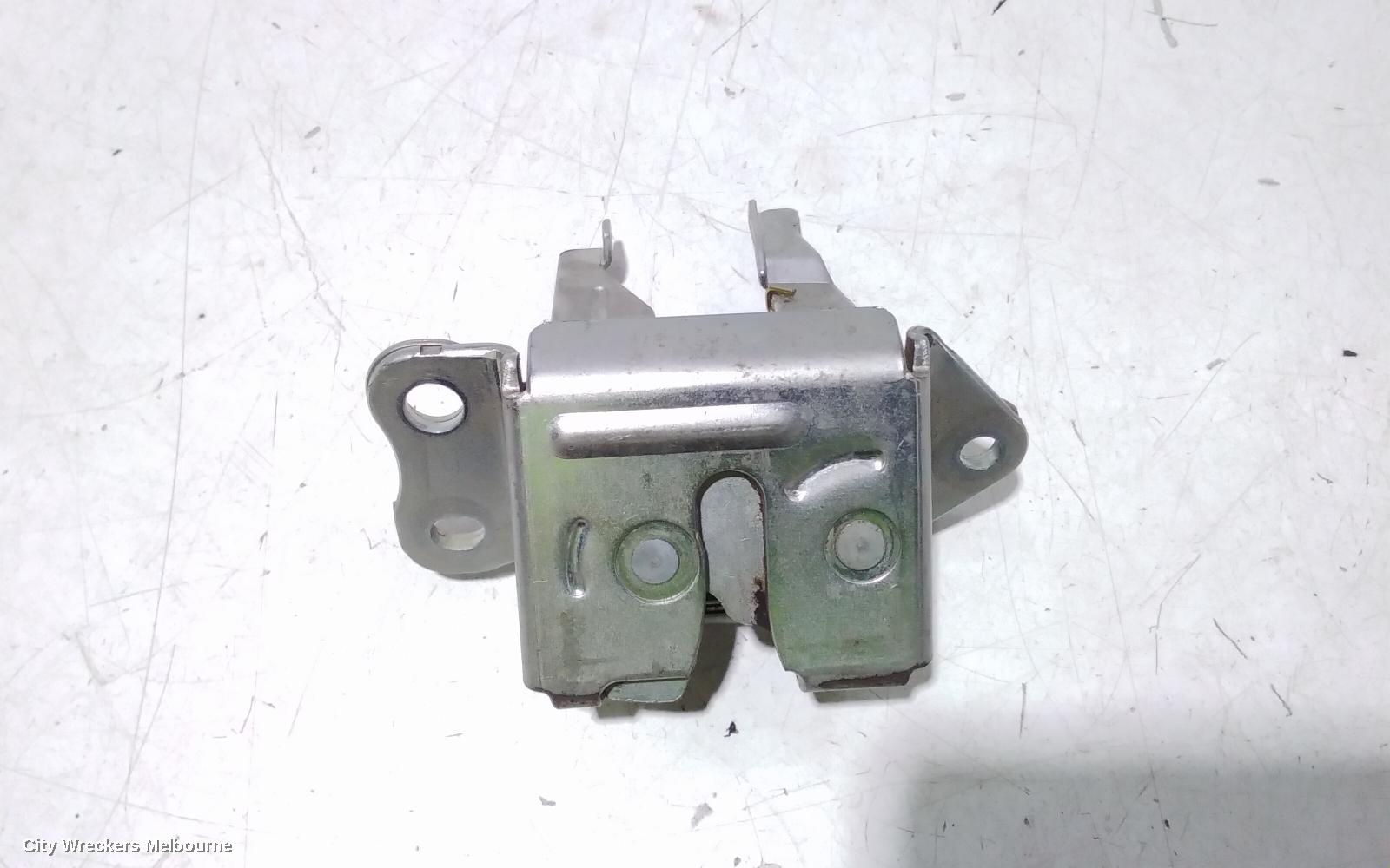 TOYOTA ECHO DOOR/BOOT/GATE LOCK, TAILGATE LOCK, 3DR/5DR HATCH, NON KEYLESS ENTRY TYPE, NCP10R, 10/1999 - 12/2002 - Image 2