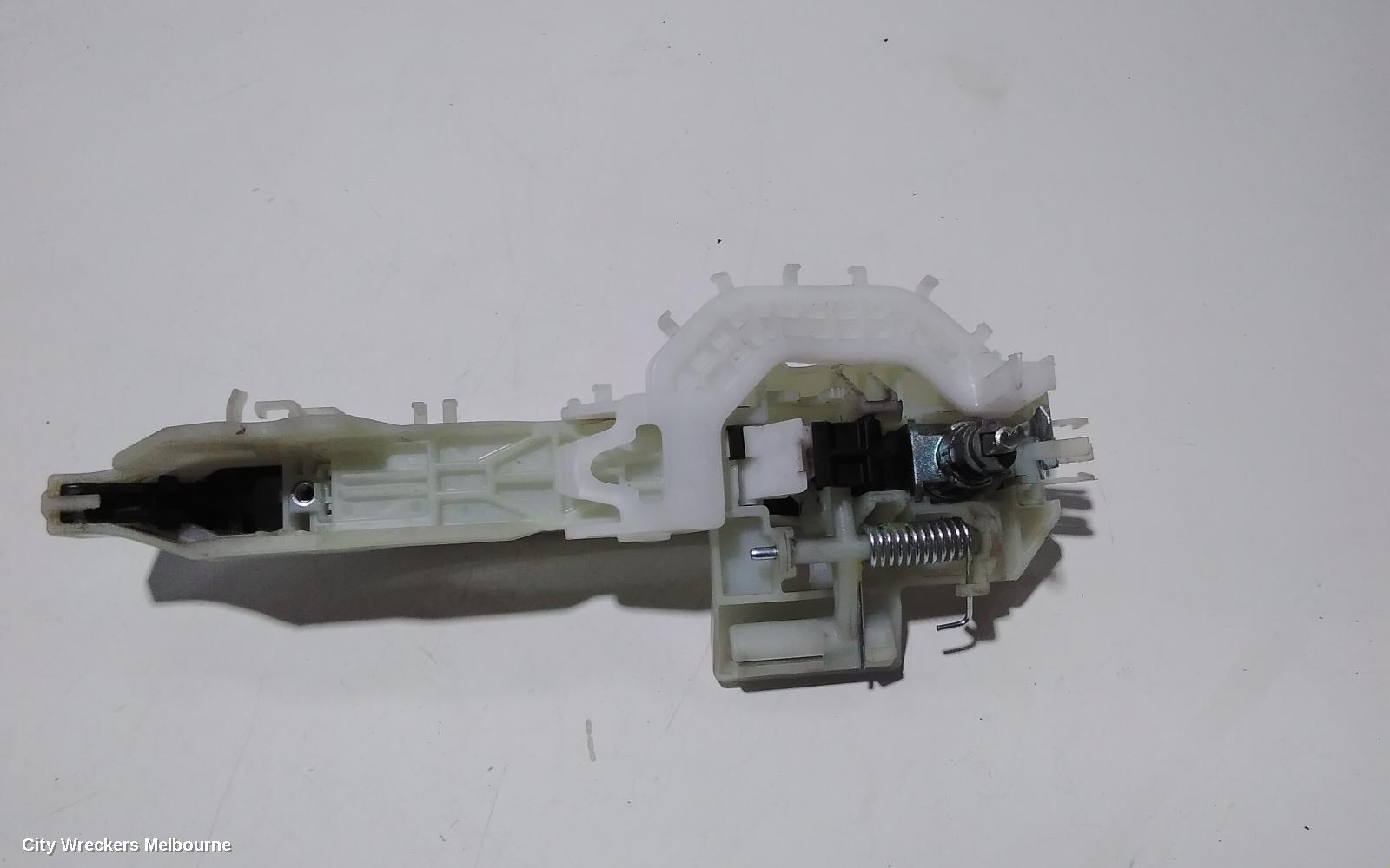 KIA CARNIVAL/GRAND CARNIVAL DOOR HANDLE, OUTER, RH FRONT, YP, 02/2015 - 10/2020 - Image 2