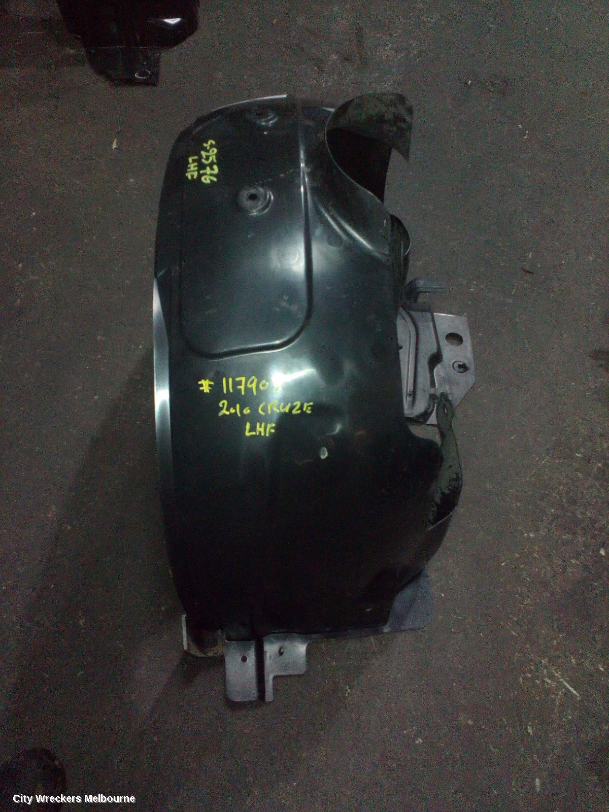 HOLDEN CRUZE LEFT GUARD LINER, FRONT, JG, 03/2009 - 02/2011 - Image 3