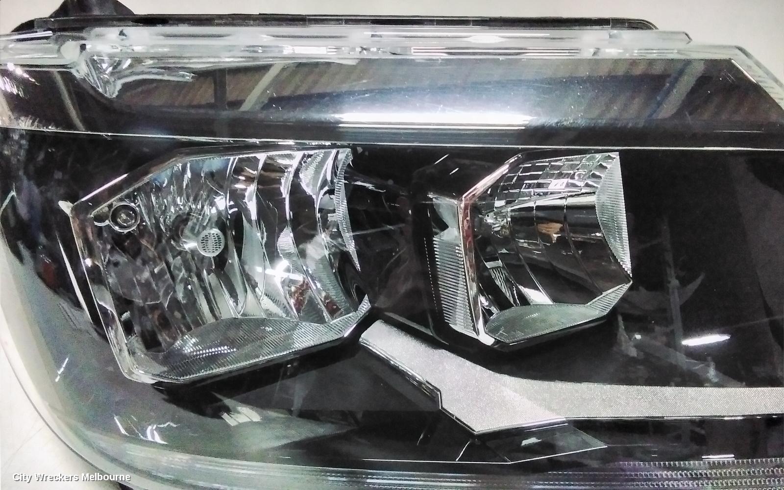 VOLKSWAGEN CRAFTER RIGHT HEADLAMP, SY1, HALOGEN TYPE, 08/2017 ONWARDS - Image 3