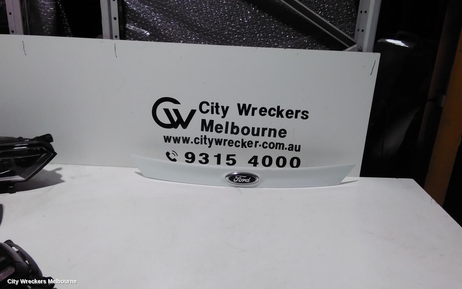 FORD FOCUS REAR GARNISH, TAILGATE GARNISH, LW, HATCH, NON CAMERA TYPE, 05/2011 - 08/2015 - Image 2