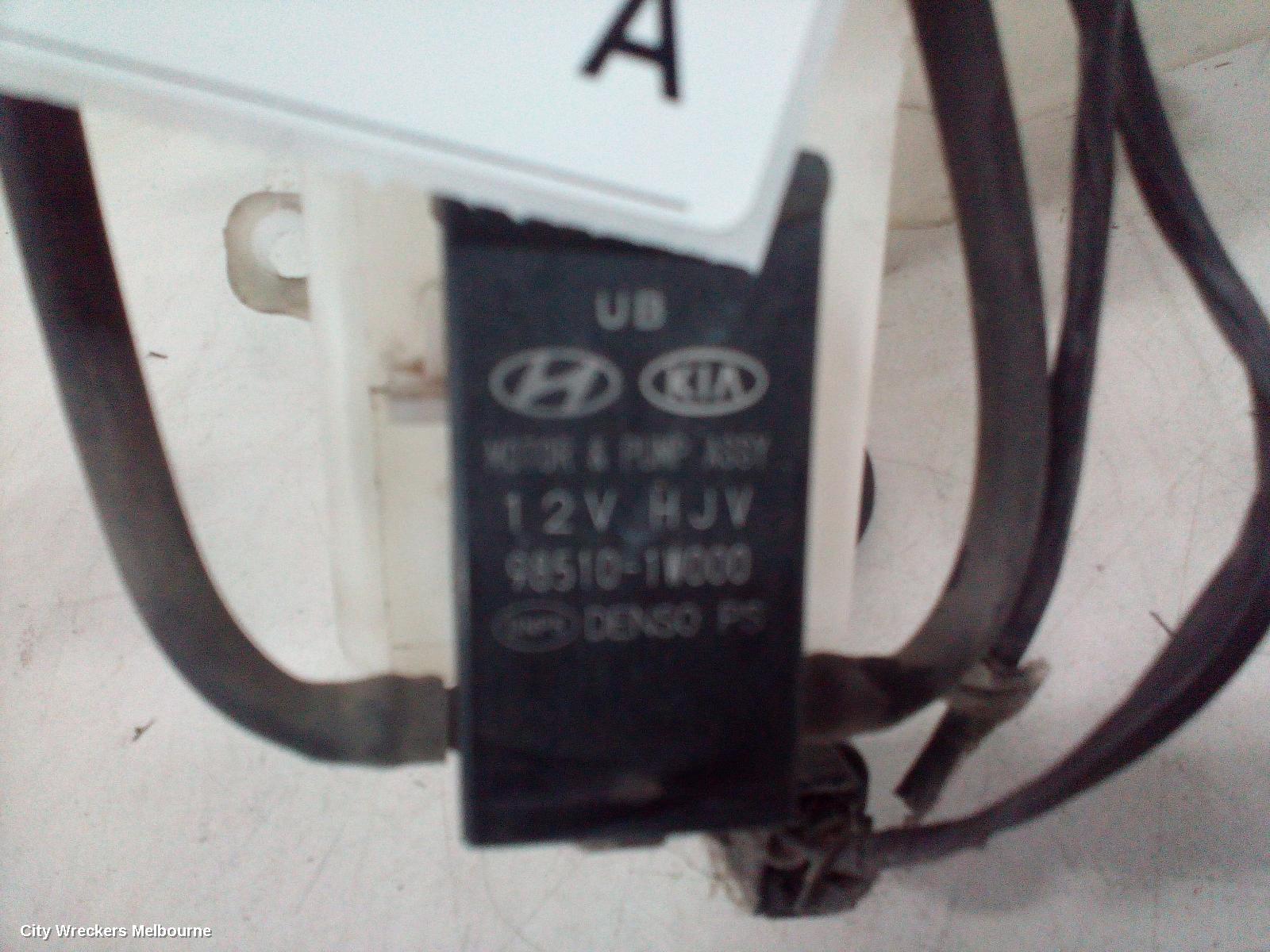 KIA CERATO WASHER BOTTLE, TD, HATCH/SEDAN, NON LEVEL SENSOR TYPE, 01/2009 - 03/2013 - Image 3