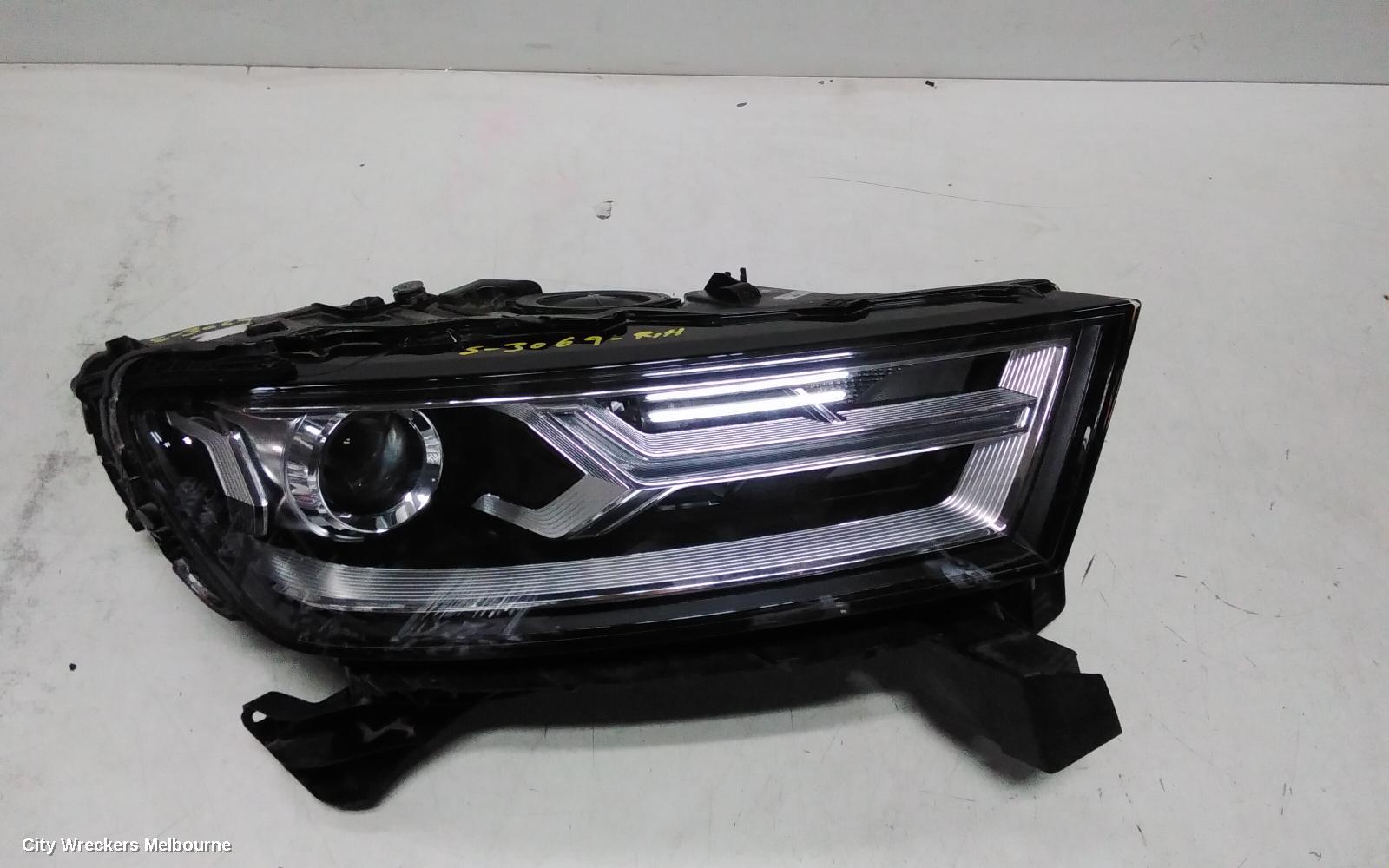 AUDI Q7 RIGHT HEADLAMP, 4M, XENON TYPE, 07/2015 - 03/2020 - Image 1