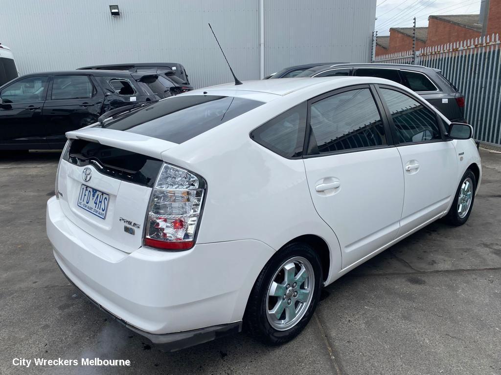 TOYOTA PRIUS LEFT FRONT DOOR, NHW20R, 10/2003 - 05/2009 - Image 3