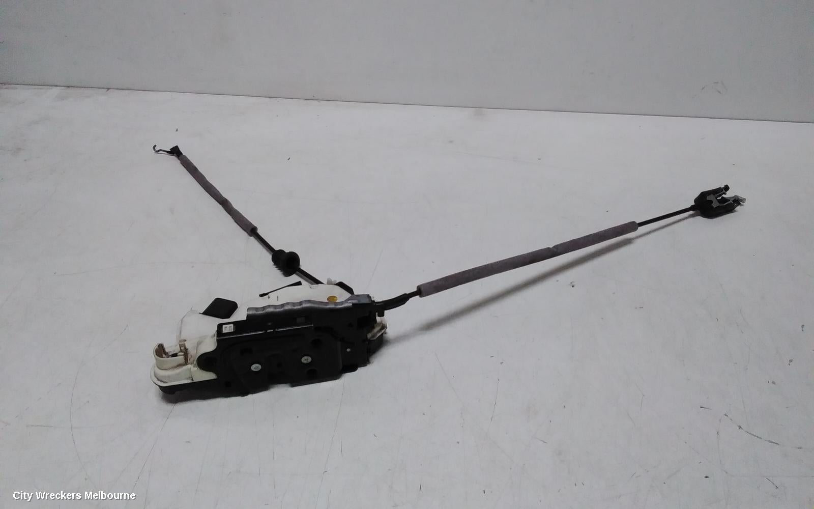 VOLKSWAGEN TIGUAN DOOR/BOOT/GATE LOCK, RIGHT FRONT DOOR LOCK, 5N, P/N 5N2837016A, 01/2009 - 03/2010 - Image 2