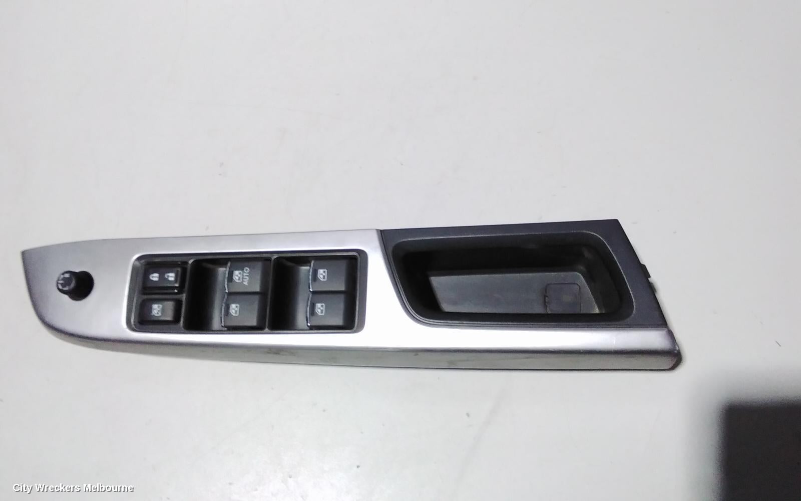 SUBARU XV PWR DR WIND SWITCH, RH FRONT (MASTER SWITCH), G4X, W/O CHROME LINES ON BUTTON TYPE, 01/2012 - 03/2015 - Image 2