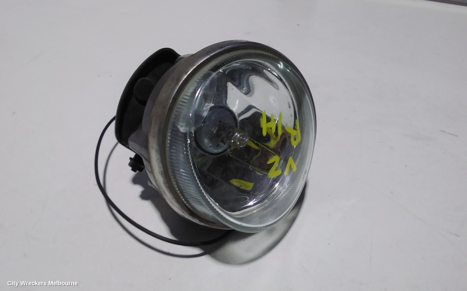HOLDEN COMMODORE RIGHT INDICATOR/FOG/SIDE, BUMPER FOGLAMP, VZ, CALAIS/BERLINA/SVZ, 08/2004 - 09/2007 - Image 2