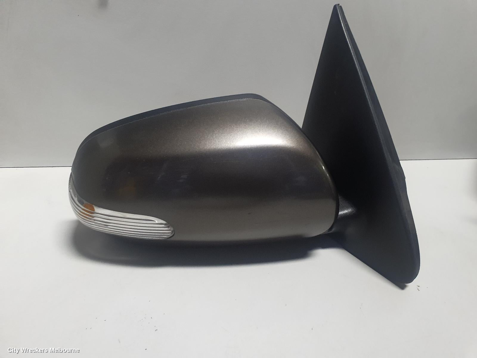 KIA CERATO RIGHT DOOR MIRROR, TD, THICK BLINKER TYPE, SEDAN, 10/2008 - 07/2010 - Image 1